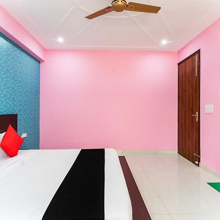 Capital O Harish Residency Hotel Gurgaon Exterior photo