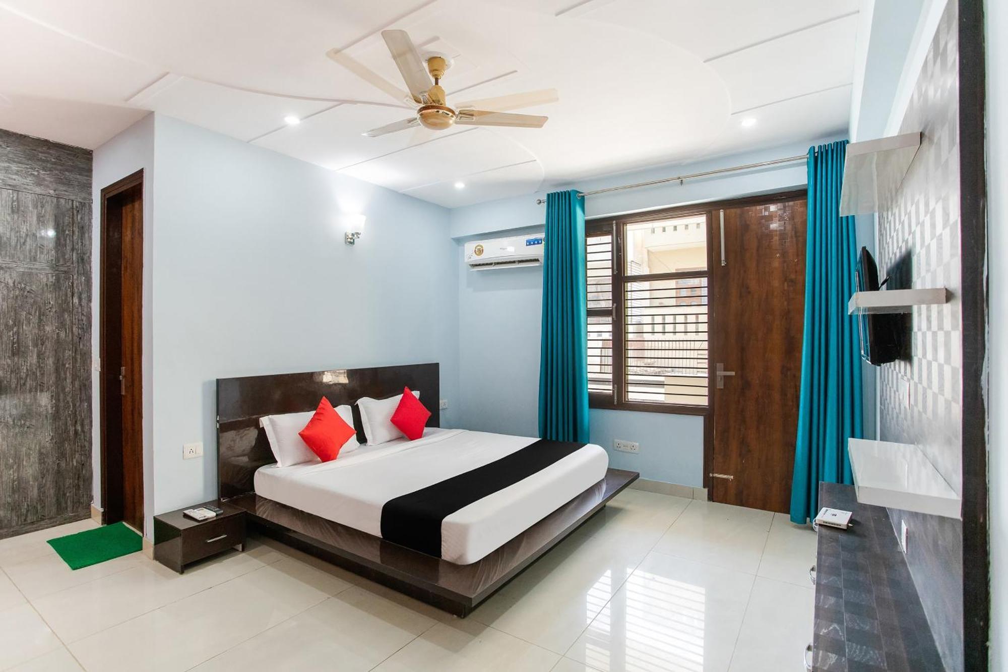 Capital O Harish Residency Hotel Gurgaon Exterior photo